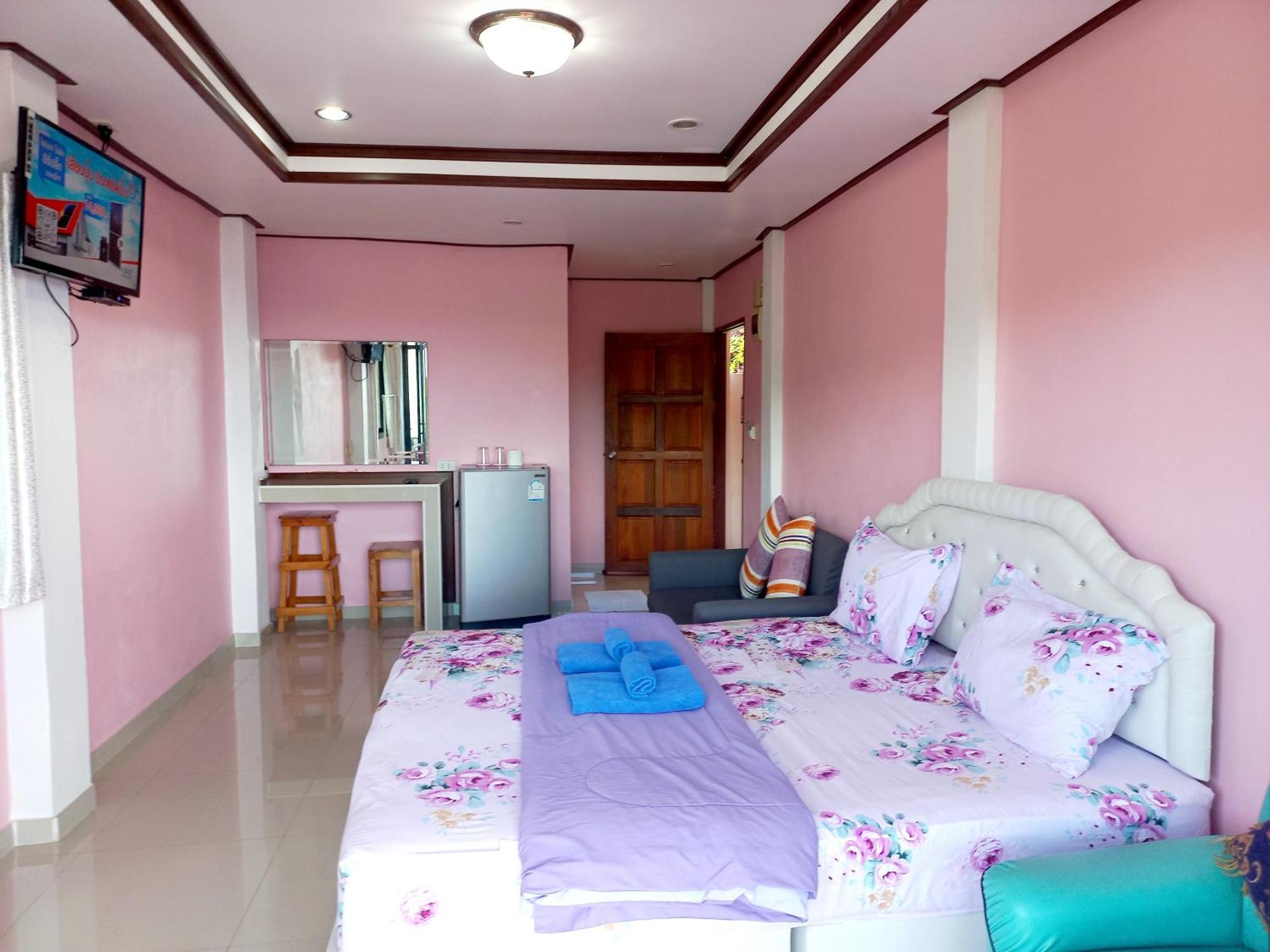 Ocean View Resort - Koh Sichang Bagian luar foto