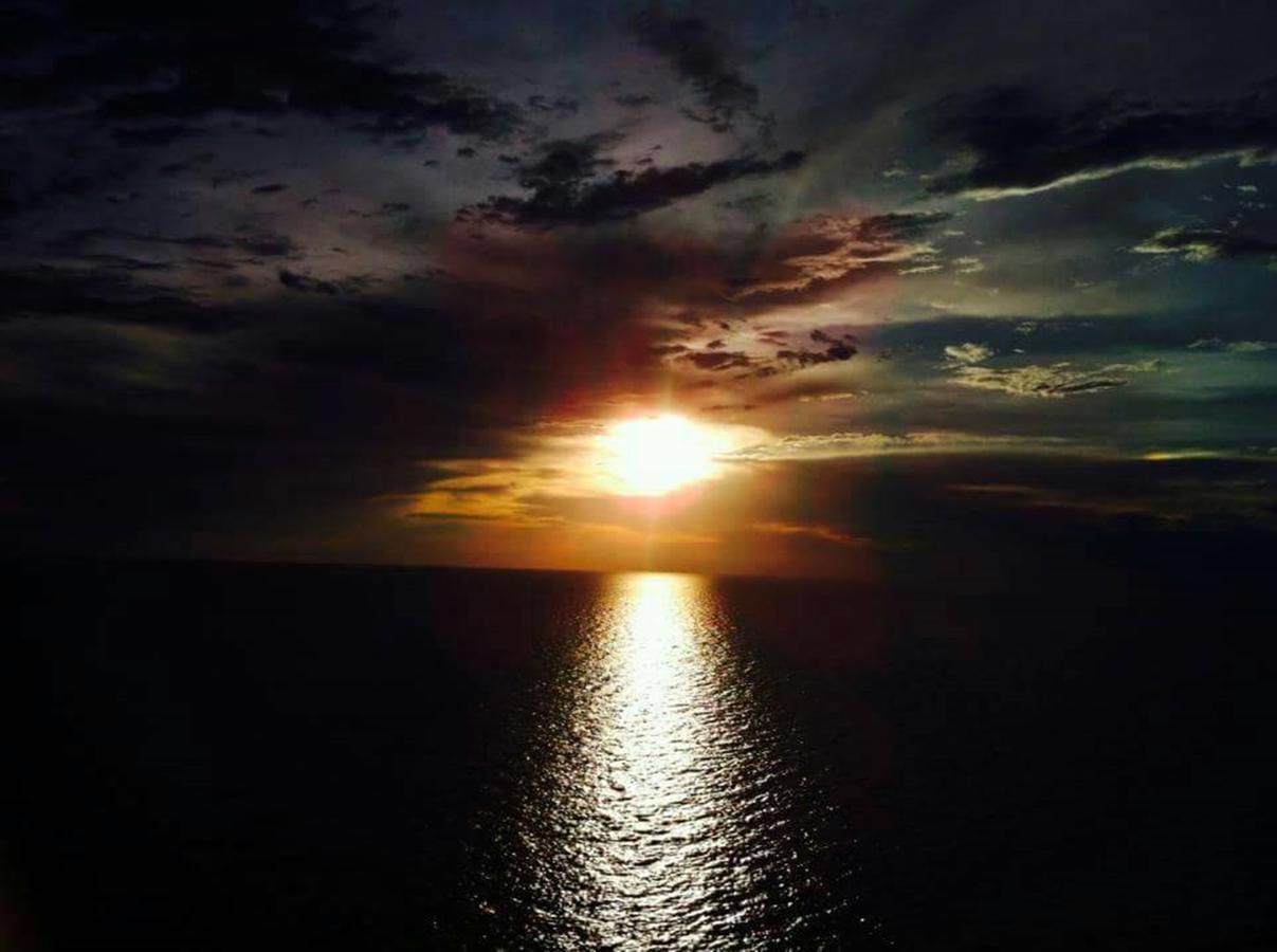 Ocean View Resort - Koh Sichang Bagian luar foto