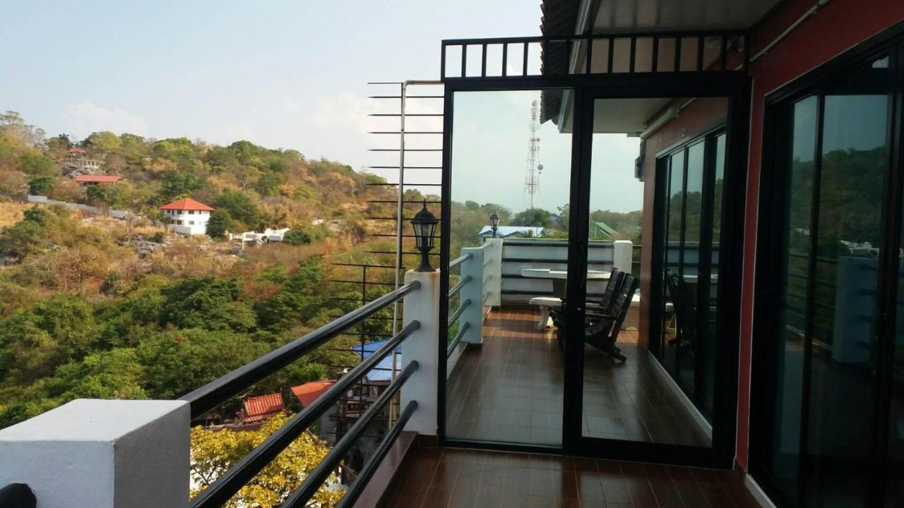Ocean View Resort - Koh Sichang Bagian luar foto